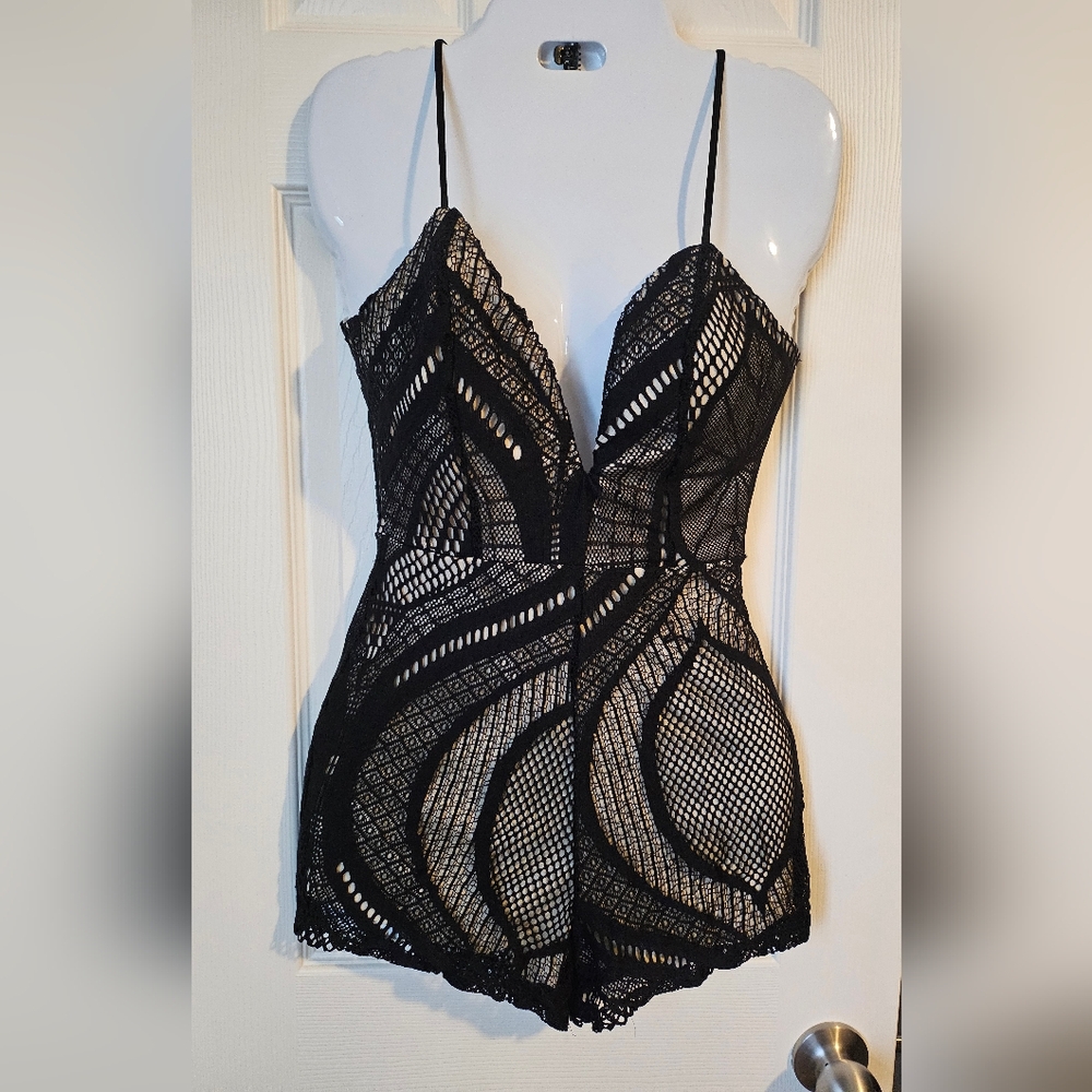 A'gaci Black Lace Patterned Romper